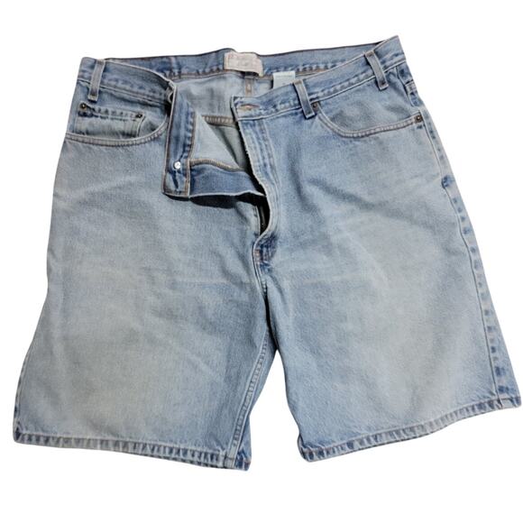 VTG Levi's Mens 40" Light Wash 505 relaxed Fit Denim Shorts Dad Jorts blue jean - Picture 1 of 3